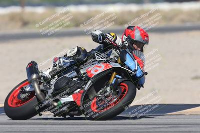 media/Oct-13-2025-Moto Forza (Mon) [[a66d839500]]/3-B Group/Session 3 (Turn 16)/